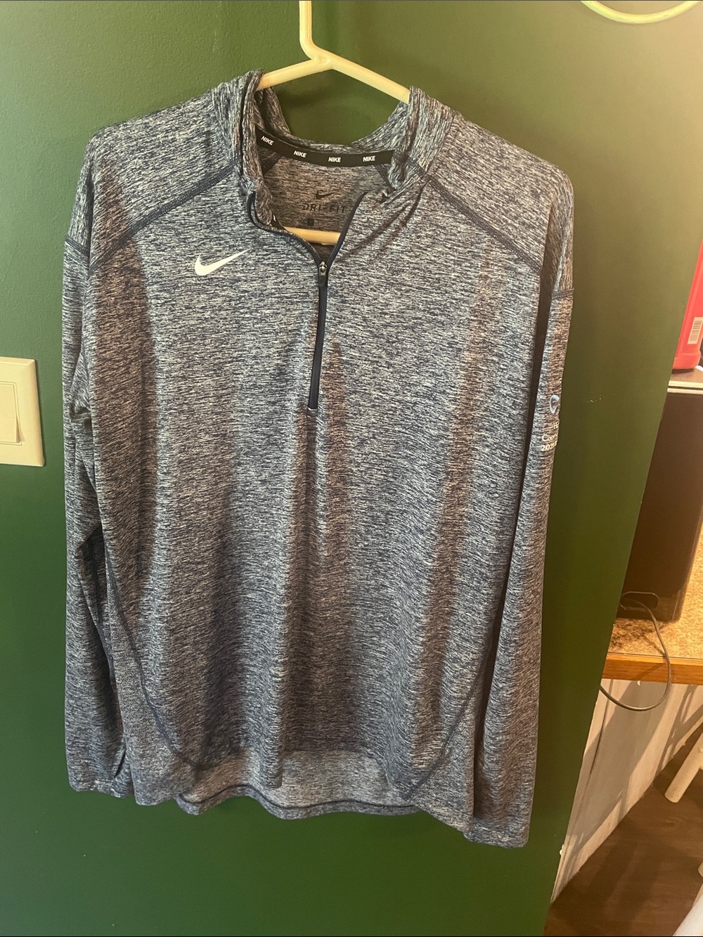 Nike Men’s Dri-Fit Heathered Gray Quarter-Zip Performance Pullover Thumb Holes L